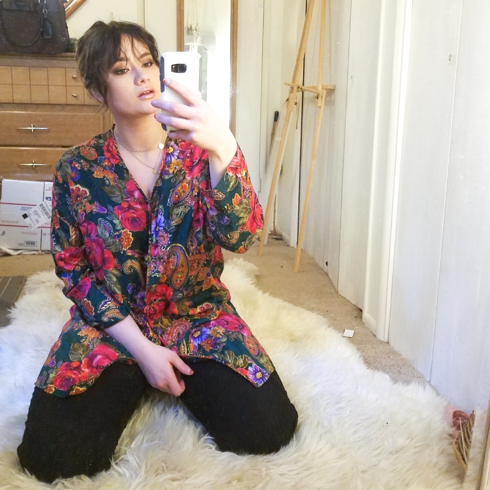VICTORIA'S SECRET Vintage Floral Button Up Robe